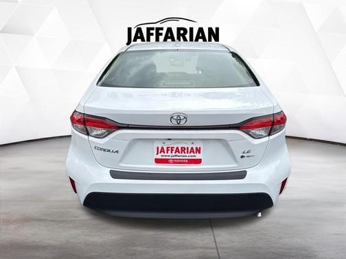 Ice 2026 Toyota Corolla Hybrid LE