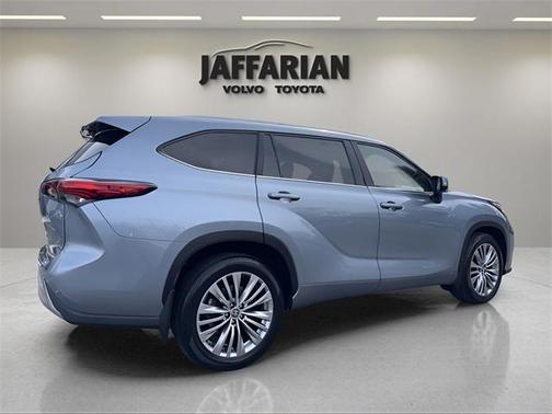2022 Toyota Highlander Platinum
