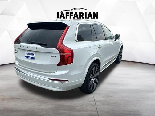 Crystal White Metallic 2023 Volvo XC90 B6 Ultimate 7-Seater