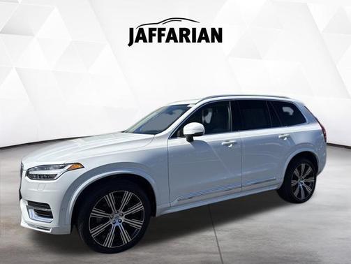 Crystal White Metallic 2023 Volvo XC90 B6 Ultimate 7-Seater