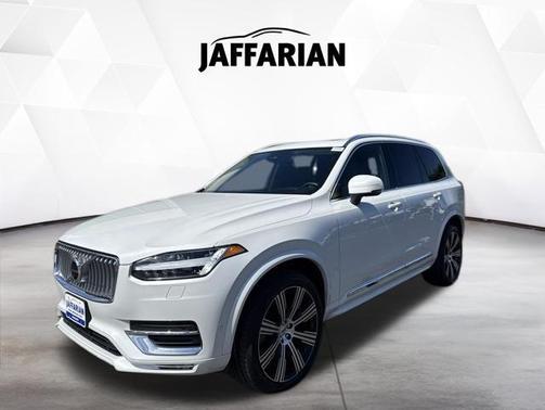Crystal White Metallic 2023 Volvo XC90 B6 Ultimate 7-Seater