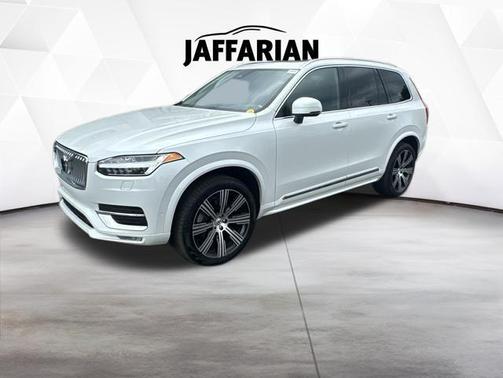 Crystal White Metallic 2023 Volvo XC90 B6 Ultimate 7-Seater