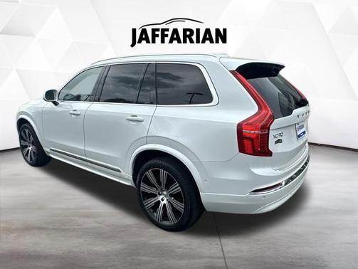 Crystal White Metallic 2023 Volvo XC90 B6 Ultimate 7-Seater