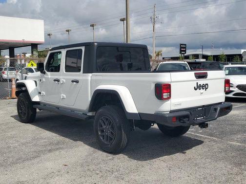Bright White Clearcoat 2024 Jeep Gladiator Sport S