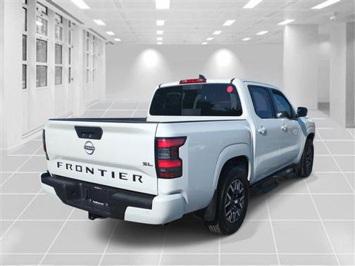 2024 Nissan Frontier SL