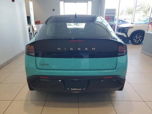 Seabreeze Blue Pearl/Black 2026 Nissan Leaf SV+