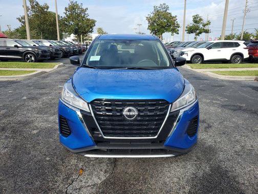 2025 Nissan Kicks S