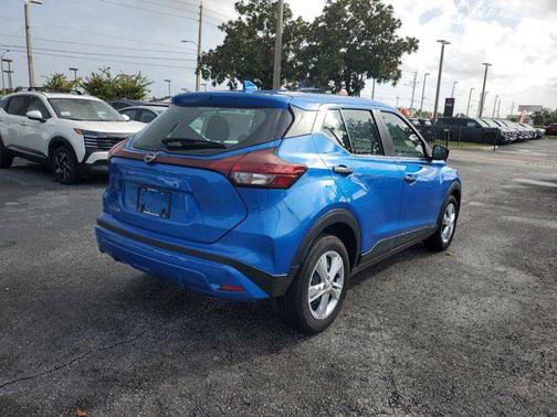 2025 Nissan Kicks S