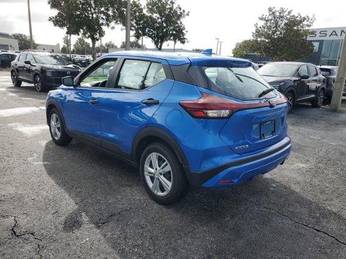 2025 Nissan Kicks S