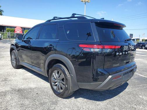 2024 Nissan Pathfinder SV FWD