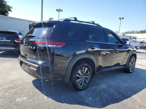 2024 Nissan Pathfinder SV FWD