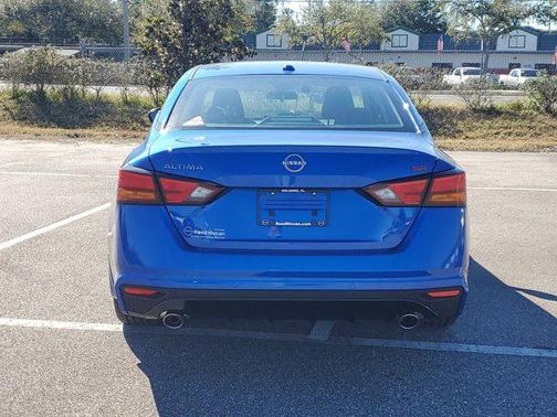 2025 Nissan Altima SR FWD