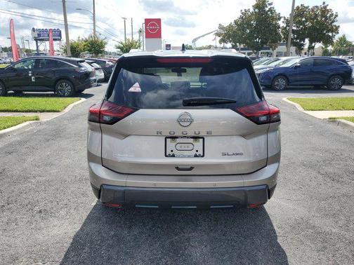 2025 Nissan Rogue SL