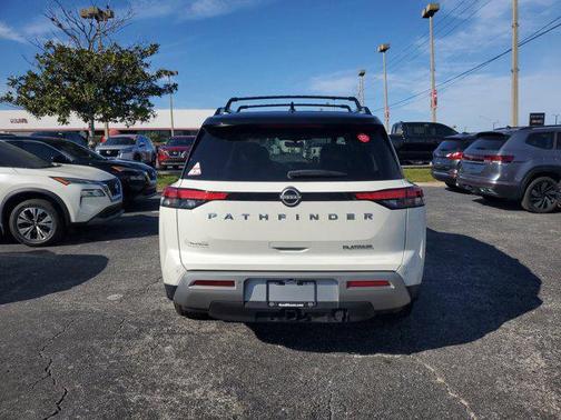 2024 Nissan Pathfinder Platinum FWD