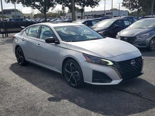 2023 Nissan Altima SR FWD