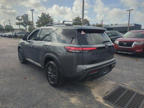 2023 Nissan Pathfinder SV FWD