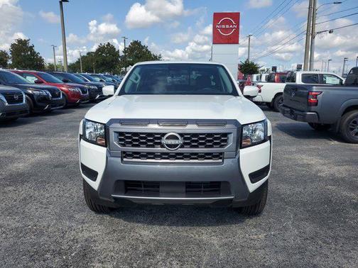 2025 Nissan Frontier SV