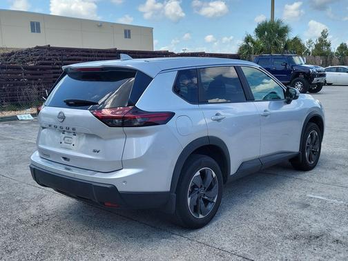 Brilliant Silver Metallic 2024 Nissan Rogue SV