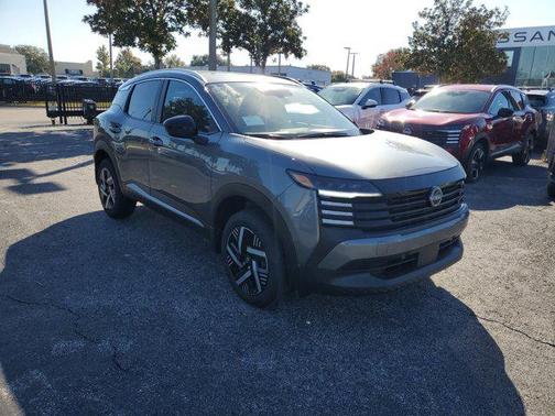 Gun Metallic 2026 Nissan Kicks SV