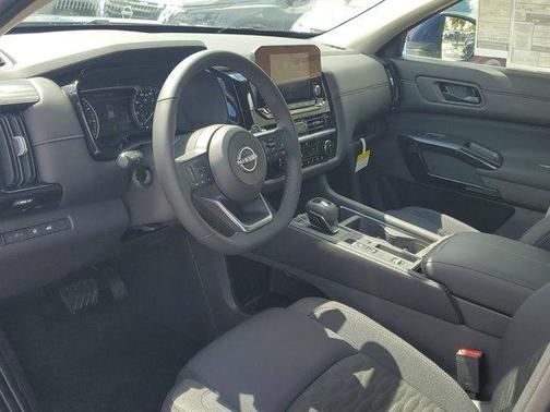2025 Nissan Pathfinder SV FWD