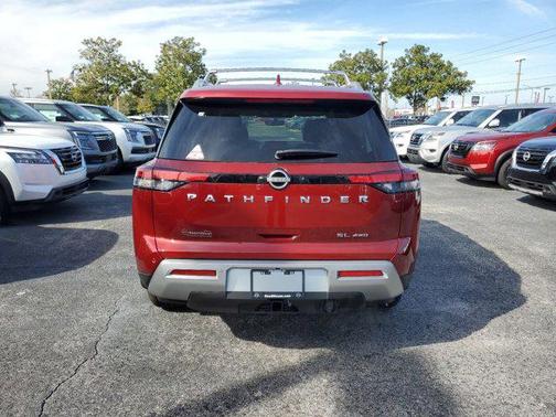 2025 Nissan Pathfinder SL 4WD