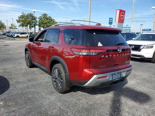 2025 Nissan Pathfinder SL 4WD