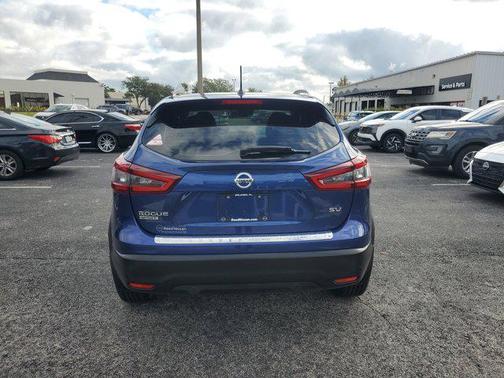 2022 Nissan Rogue Sport SV