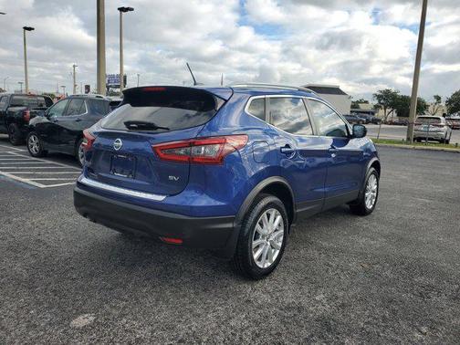 2022 Nissan Rogue Sport SV