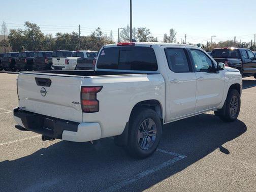 2026 Nissan Frontier SV
