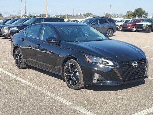 2025 Nissan Altima SR FWD