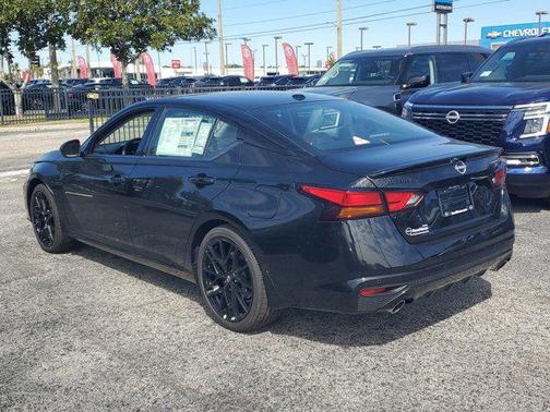 Super Black 2026 Nissan Altima SR FWD
