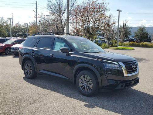 2025 Nissan Pathfinder SV 4WD
