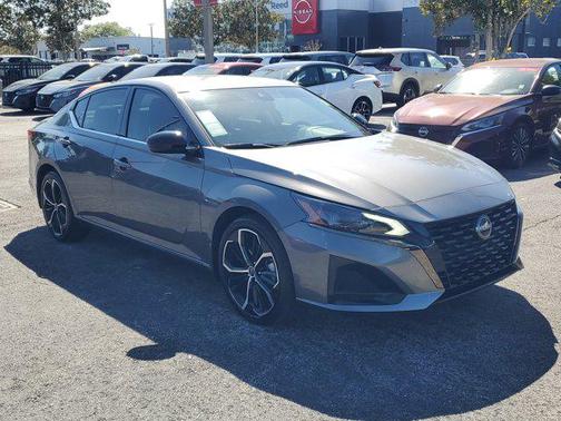 2025 Nissan Altima SR FWD