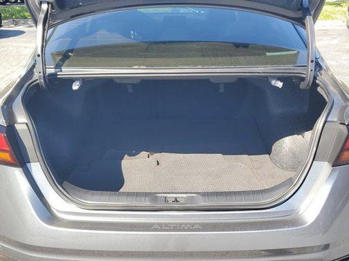 2025 Nissan Altima SR FWD