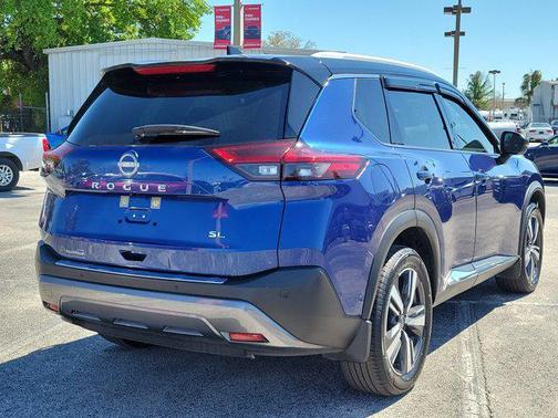 Caspian Blue Metallic/Super Black 2023 Nissan Rogue SL