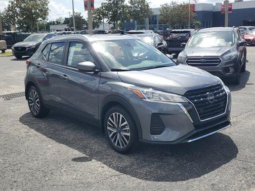 Gun Metallic 2024 Nissan Kicks SV