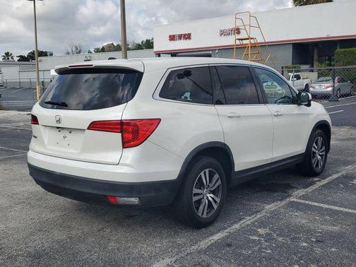 White Diamond Pearl 2017 Honda Pilot EX