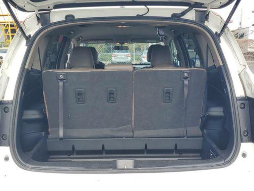 White Diamond Pearl 2017 Honda Pilot EX
