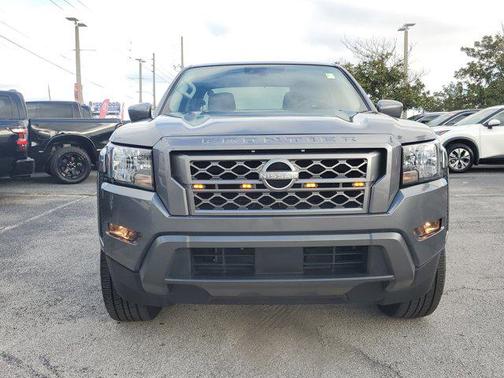 2024 Nissan Frontier SV