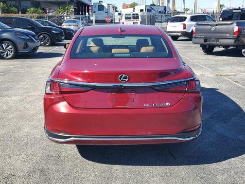 2024 Lexus ES 250 Base