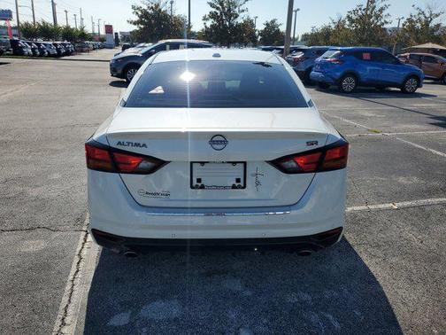 2023 Nissan Altima SR FWD