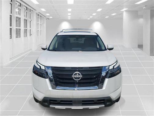 2025 Nissan Pathfinder SL FWD