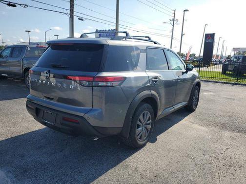 2025 Nissan Pathfinder SV FWD