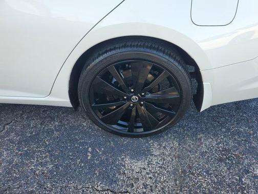 2022 Nissan Altima SR FWD