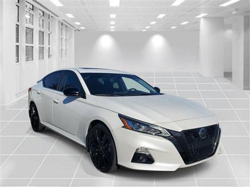 2022 Nissan Altima SR FWD