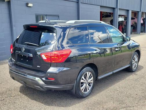 Magnetic Black Pearl 2019 Nissan Pathfinder SV