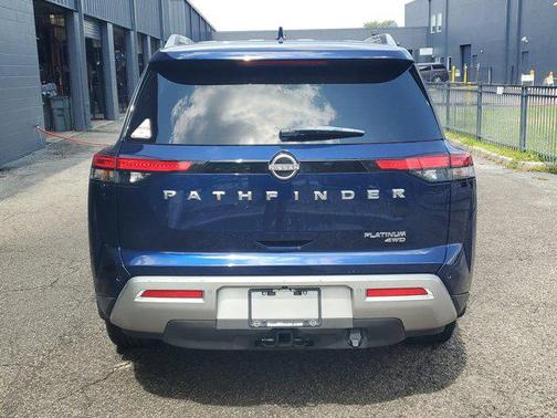 Deep Ocean Blue Pearl 2022 Nissan Pathfinder Platinum 4WD