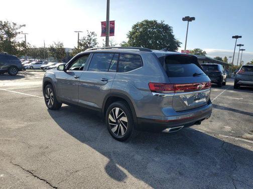 2025 Volkswagen Atlas 2.0T SE w/Technology