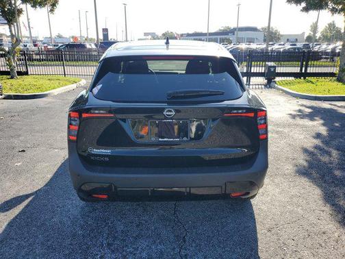 2025 Nissan Kicks SV