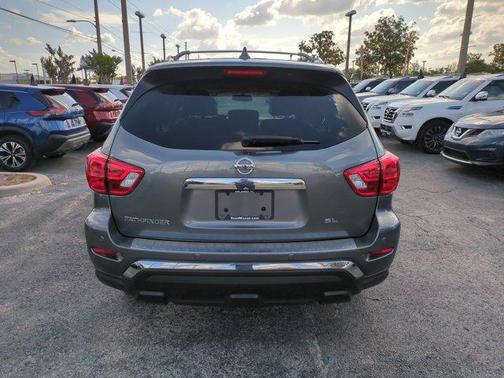 2020 Nissan Pathfinder SL 2WD